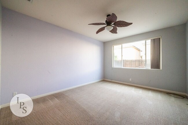 Building Photo - North East Fresno ‘Like New’ Home, 3BR/2BA, Built 2008 - Lots of Amenities!