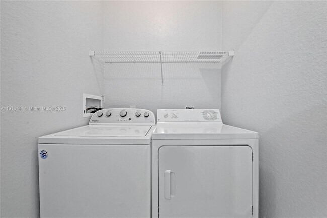 Building Photo - 874 NW 170th Terrace