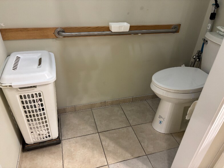 Building Photo - 2169 Talmage Dr