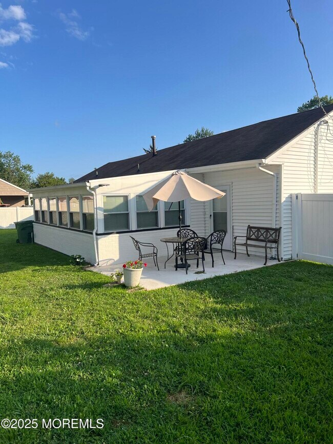 Building Photo - 709 Coral Way