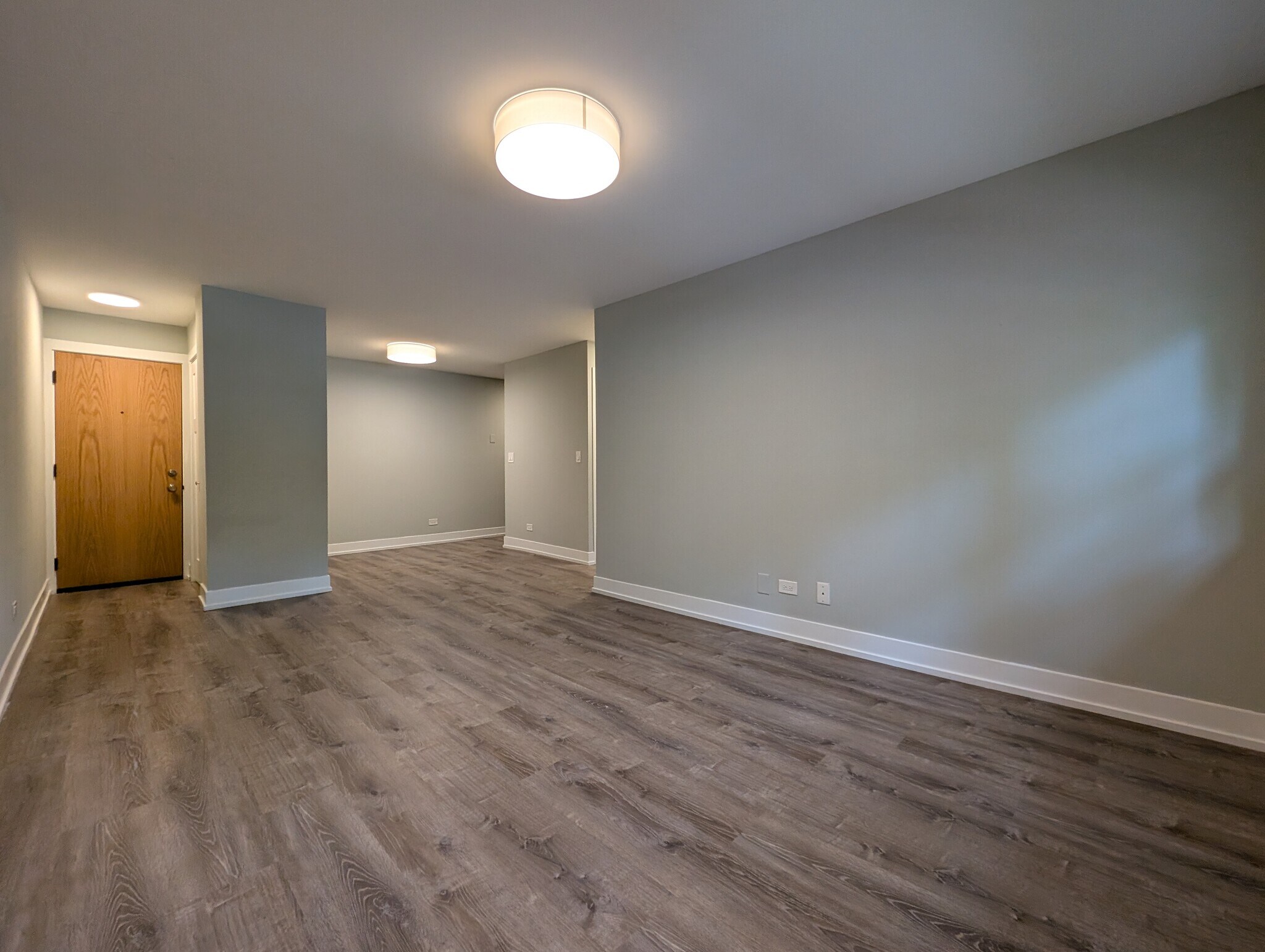 Building Photo - 511 W Barry Ave