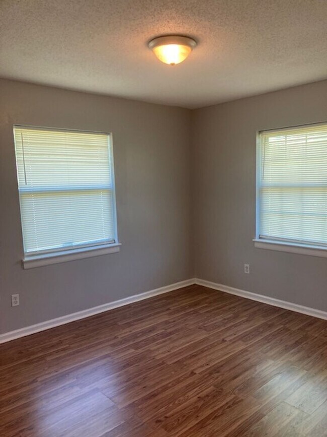 Building Photo - Gulfport 3 Bedroom