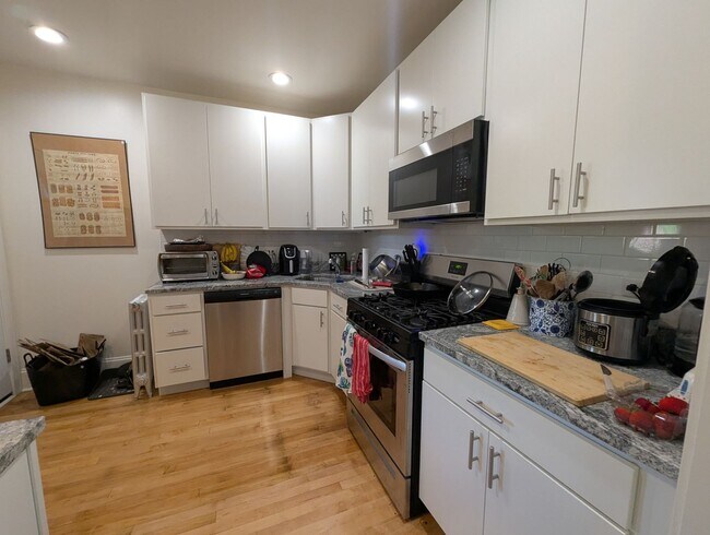 Building Photo - Newly Renovated 3 BR/1 BA in Loyola