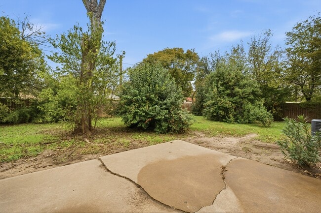 Building Photo - 917 Susan St