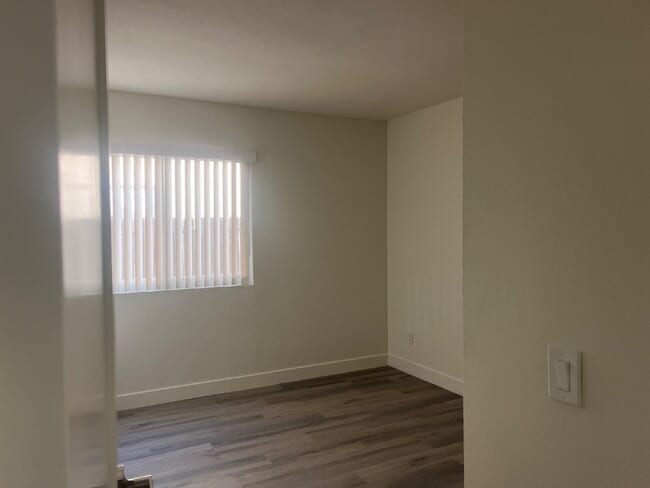 Building Photo - "Charming 4-Bedroom Coastal Retreat with 2 Baths"