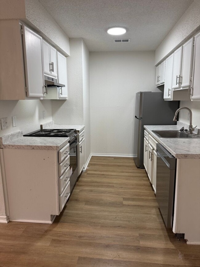 Building Photo - Cedar Ridge