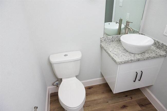 Building Photo - 5036 Van Fleet St