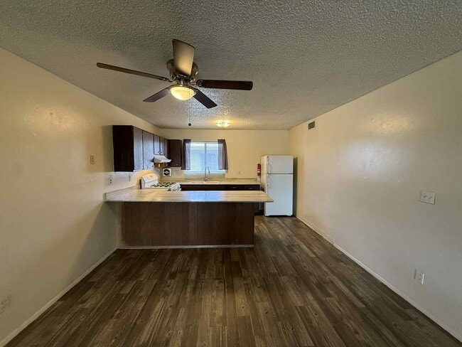 Building Photo - 2153 S Winstel Ave