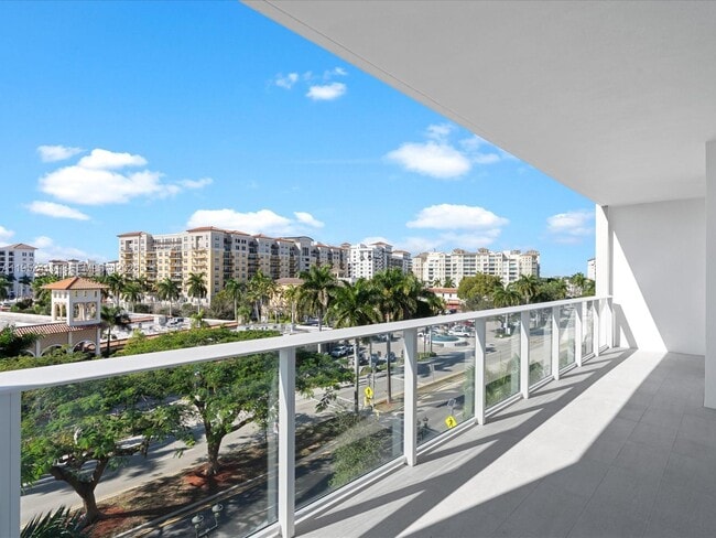 Building Photo - 220 SE Mizner Blvd