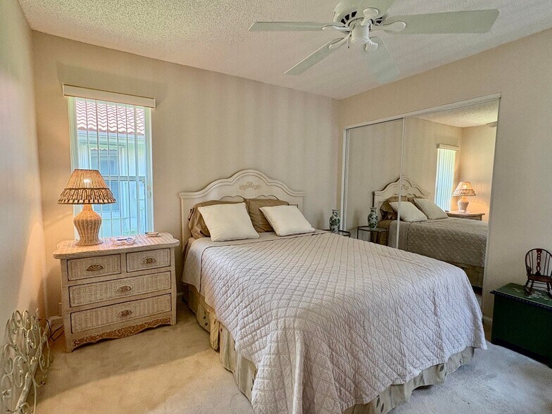 Building Photo - 7702 Majestic Palm Dr