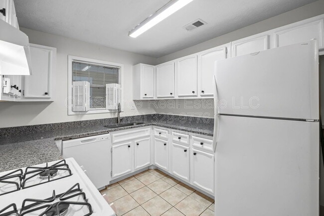 Building Photo - 1809 Augusta Dr