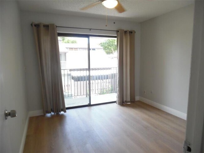 Building Photo - 4013 SW 68th Ln