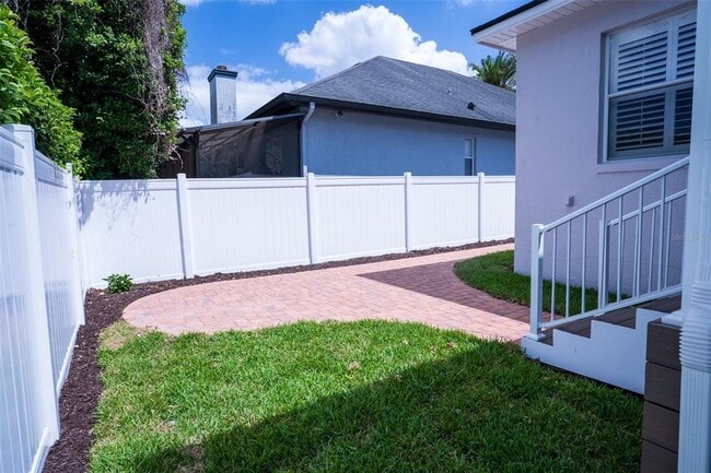 Building Photo - 2652 Queen Mary Pl