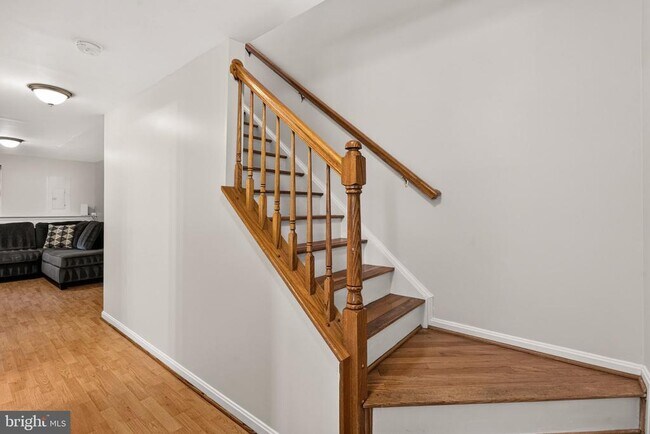 Building Photo - 45547 Hutchens Square