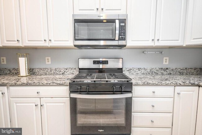 Building Photo - 1303 Cameron Hill Ct