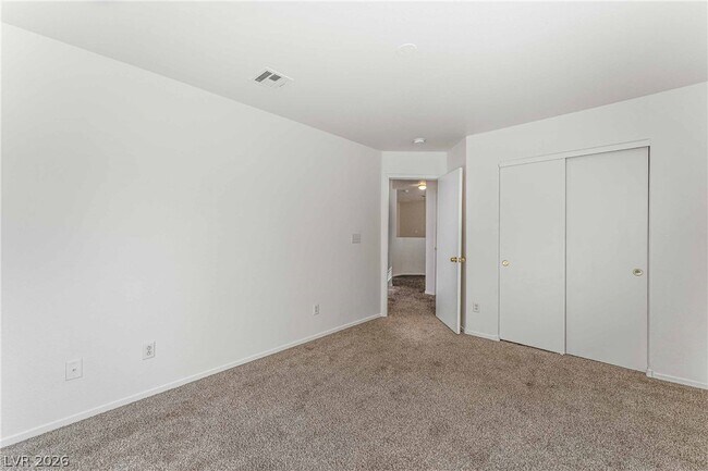 Building Photo - 1010 Cliffbrook Hedge Ave