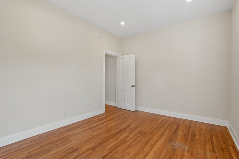 Building Photo - 420 S Beverwil Dr