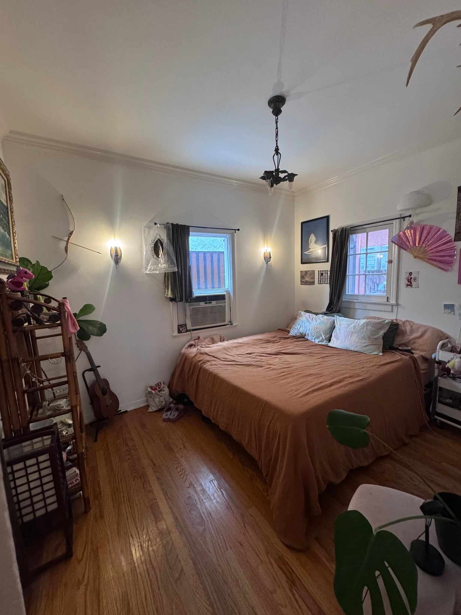 Building Photo - 3360 Descanso Dr