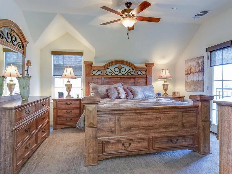 Building Photo - 1024 Provence Village Dr