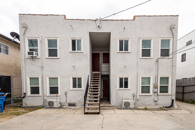 Building Photo - Bright and airy 2-bedroom 2-bath in Mid- City