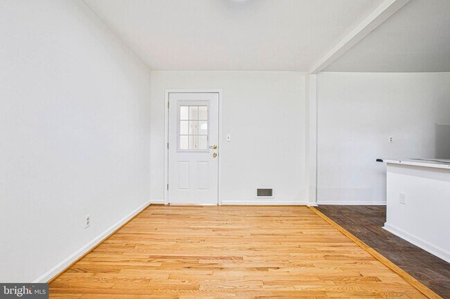 Building Photo - 11813 Macon St