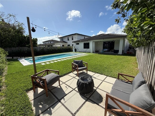 Building Photo - 2945 SE 3rd St