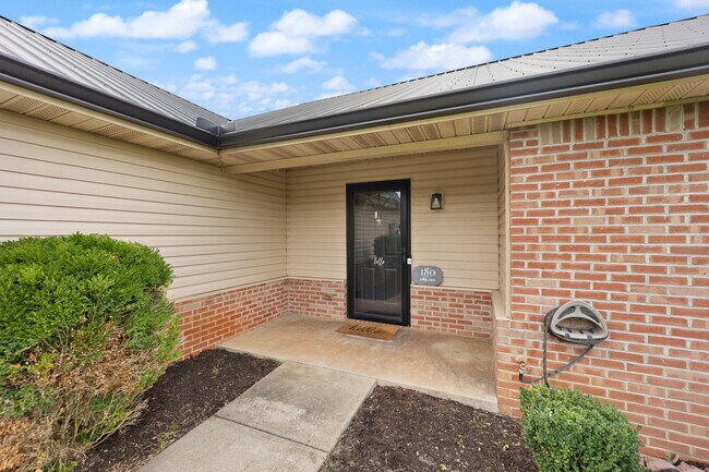 Building Photo - 180 Lilly Ln