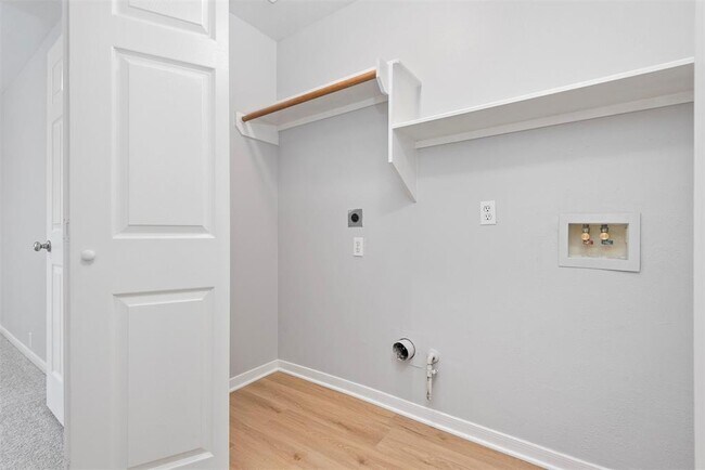 Building Photo - 11811 Skydale Dr