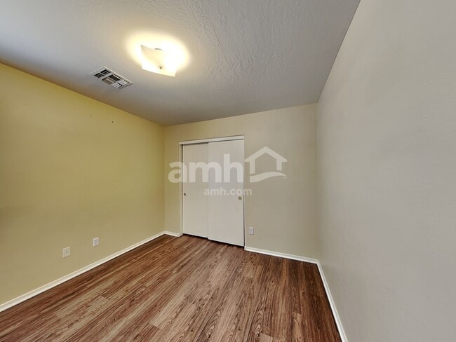 Building Photo - 4509 E Windsong Dr