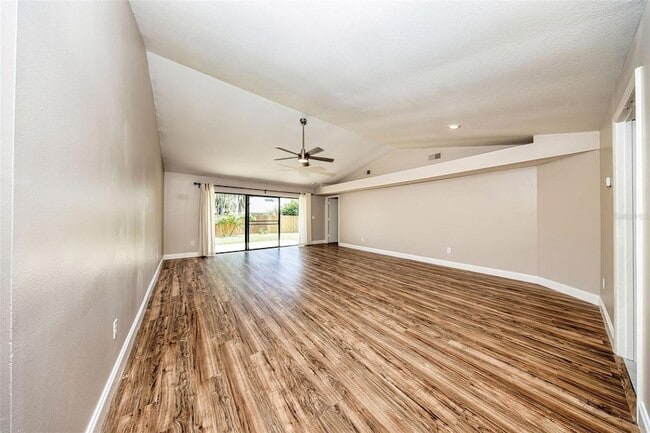 Building Photo - 308 Alba Ln