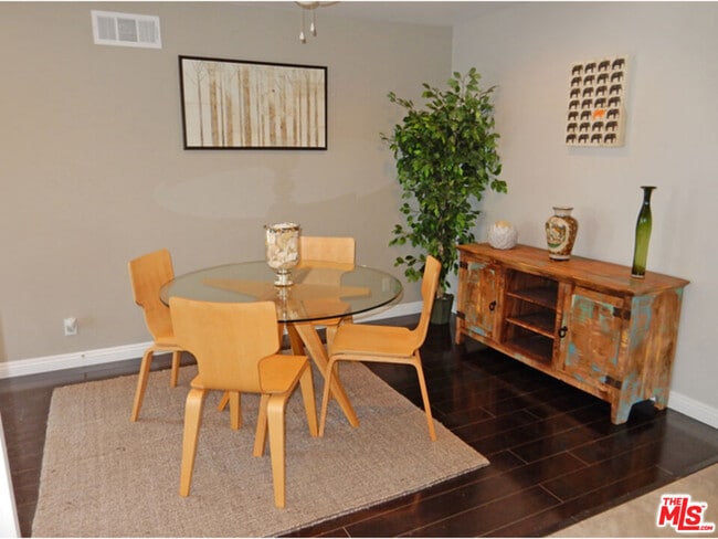 Building Photo - 705 N Dillon St