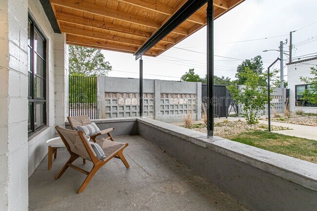 Building Photo - 3415 N Broadway