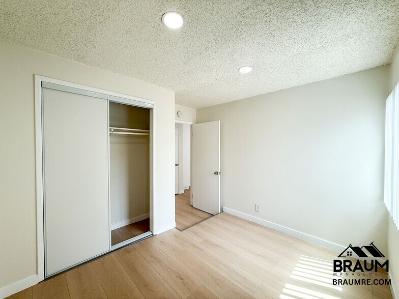 Building Photo - 5461 Kester Ave