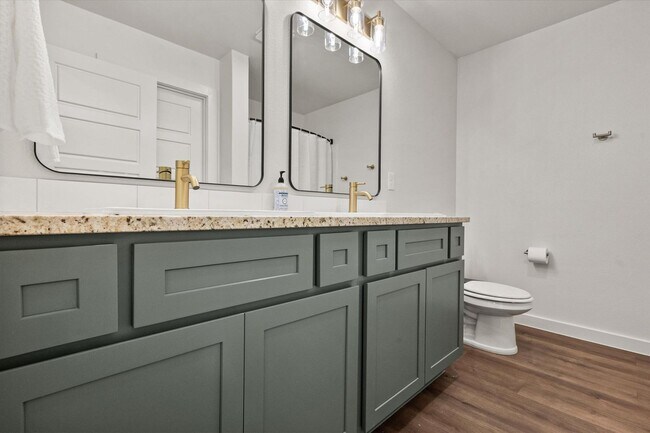 Building Photo - More Space, More Style, Welcome to 2507 Kenwood!