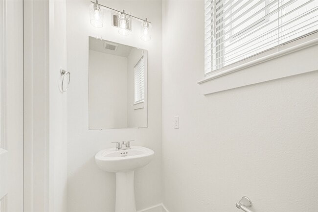 Building Photo - 31819 Autumn Spur Ln