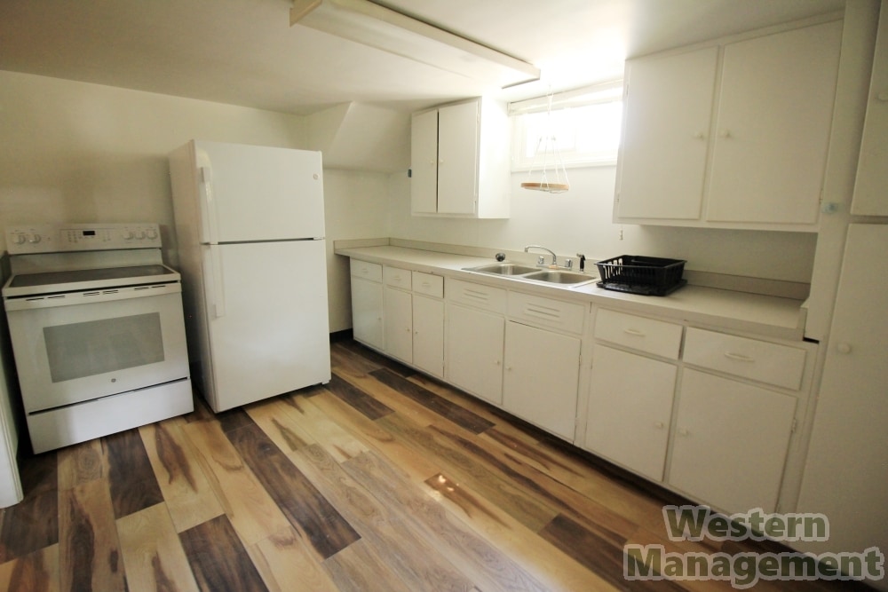 Kitchen - 1123 N 26th St