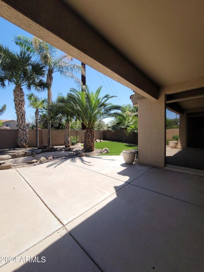 Building Photo - 2461 W Marlin Dr