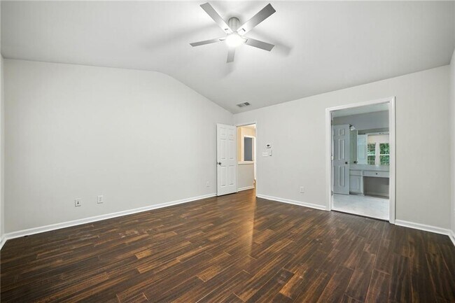 Building Photo - 215 Friars Head Dr NE