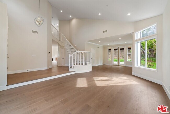 Building Photo - 18500 St Moritz Dr