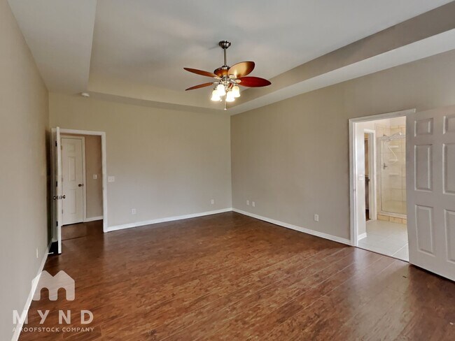 Building Photo - 214 Blake Dr