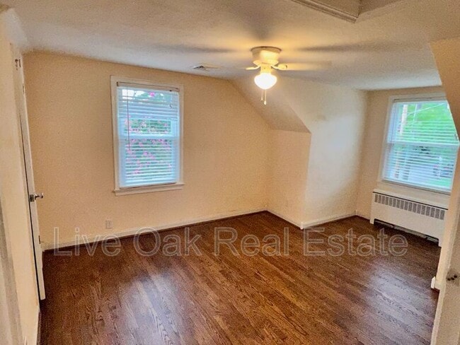 Building Photo - 4615 Colonial Ave