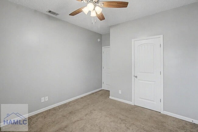 Building Photo - 976 Oak Crest Dr