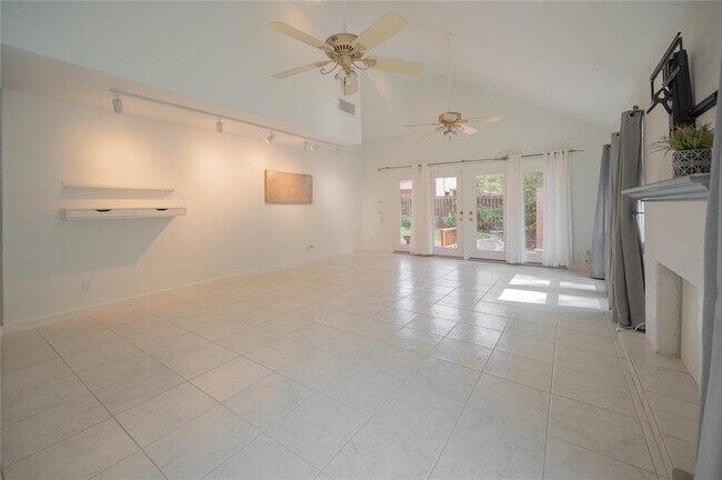 Building Photo - 16623 Park Green Way