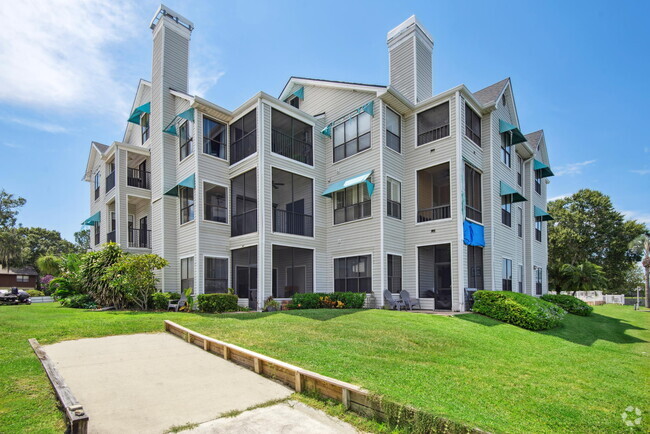 Building Photo - 3127 W Sligh Ave