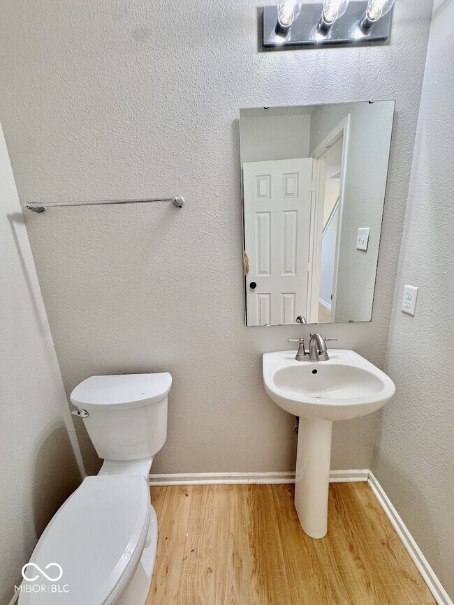 Building Photo - 12431 Teacup Way
