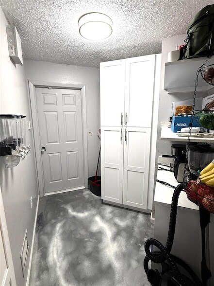 Building Photo - 2122 Winningway St