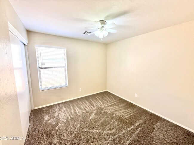 Building Photo - 13221 W Lisbon Ln
