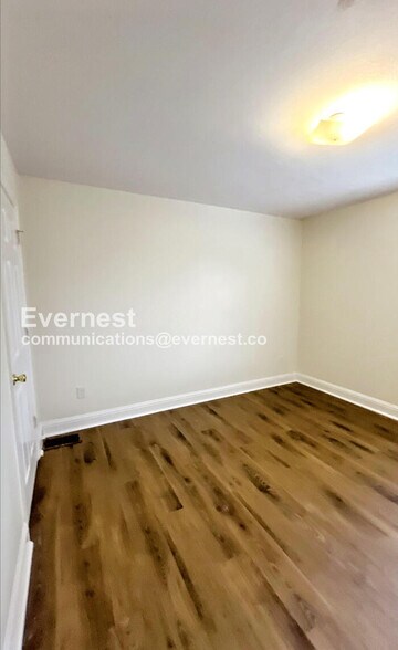 Building Photo - 1313 E 31st St