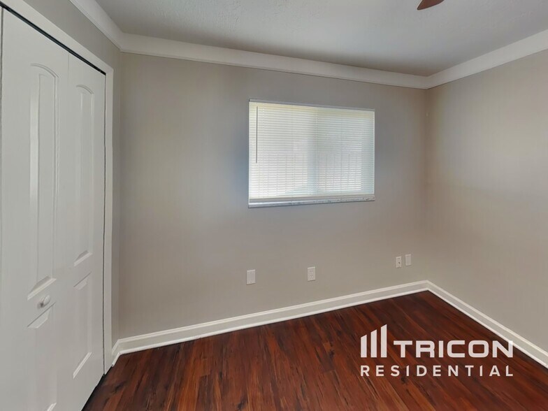 Building Photo - 2536 Eastbrook Blvd