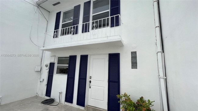 Building Photo - 2061 NE 123rd St